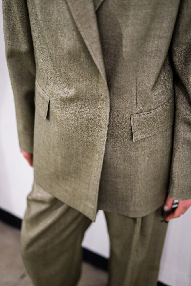Suit in light green