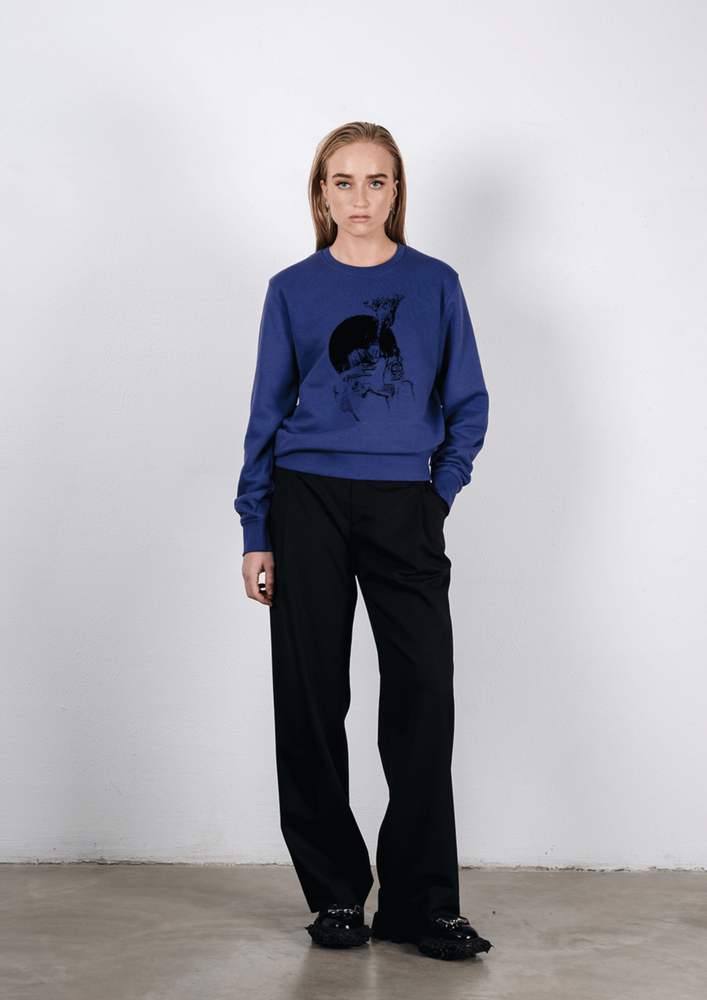 Sweatshirt in violet with a black circle