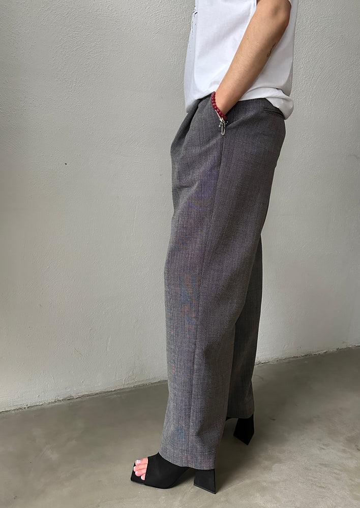 Wool trousers in grey