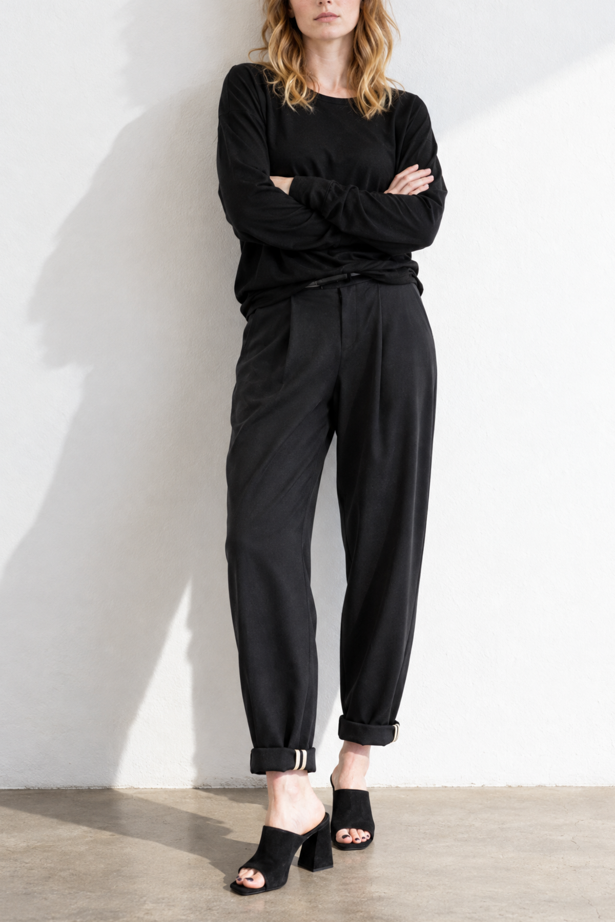 @Washable wool blend trousers in black