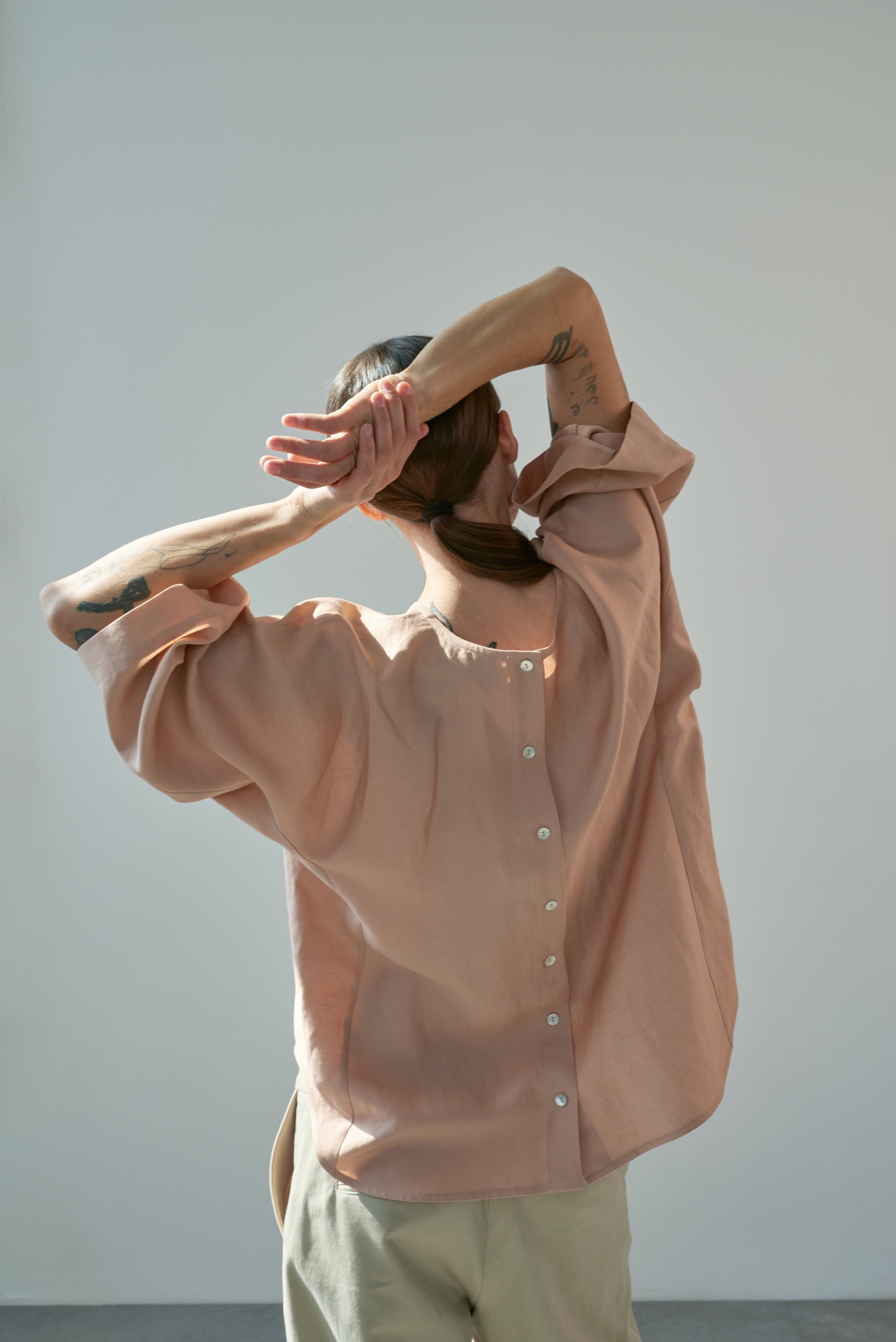 blouse in nude