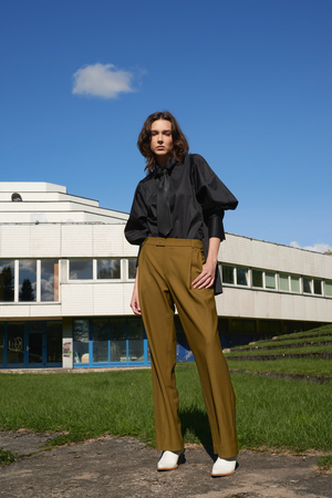 Cotton blouse with flared sleeves in black