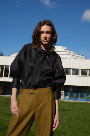 Cotton blouse with flared sleeves in black