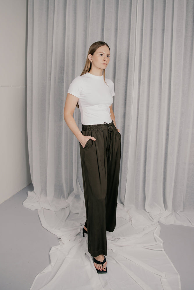 Wide leg trousers in olive green