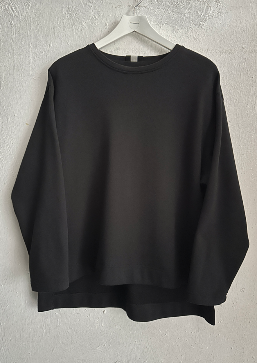 Oversized long sleeve top in black