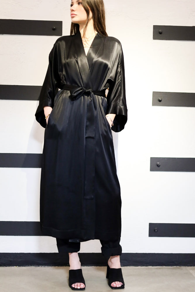 Kimono-style dress in black