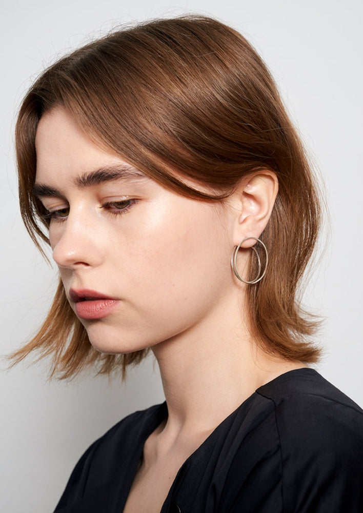 Minimalistic circle earrings