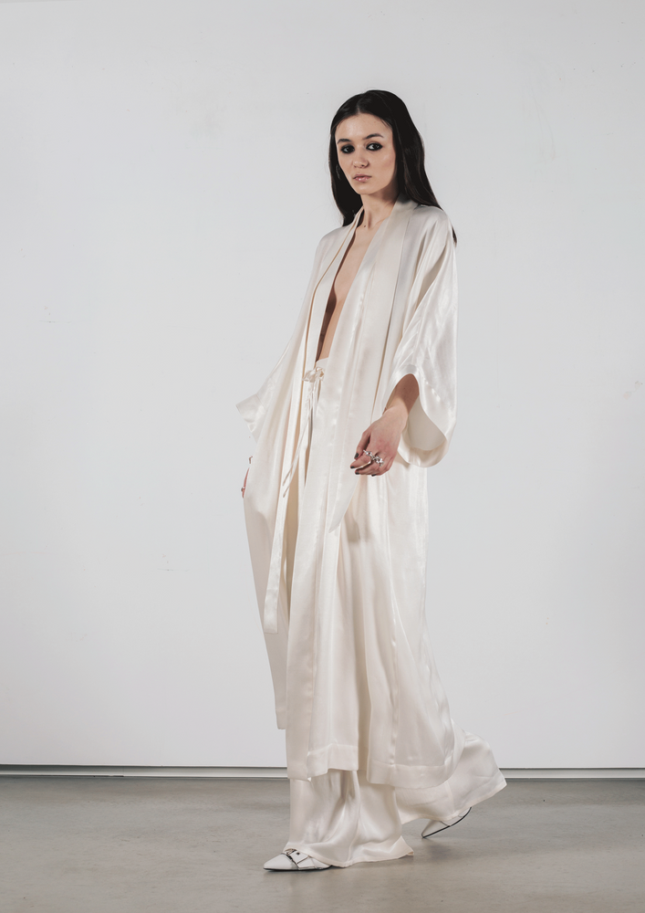 Kimono style dress in natural white evehanson