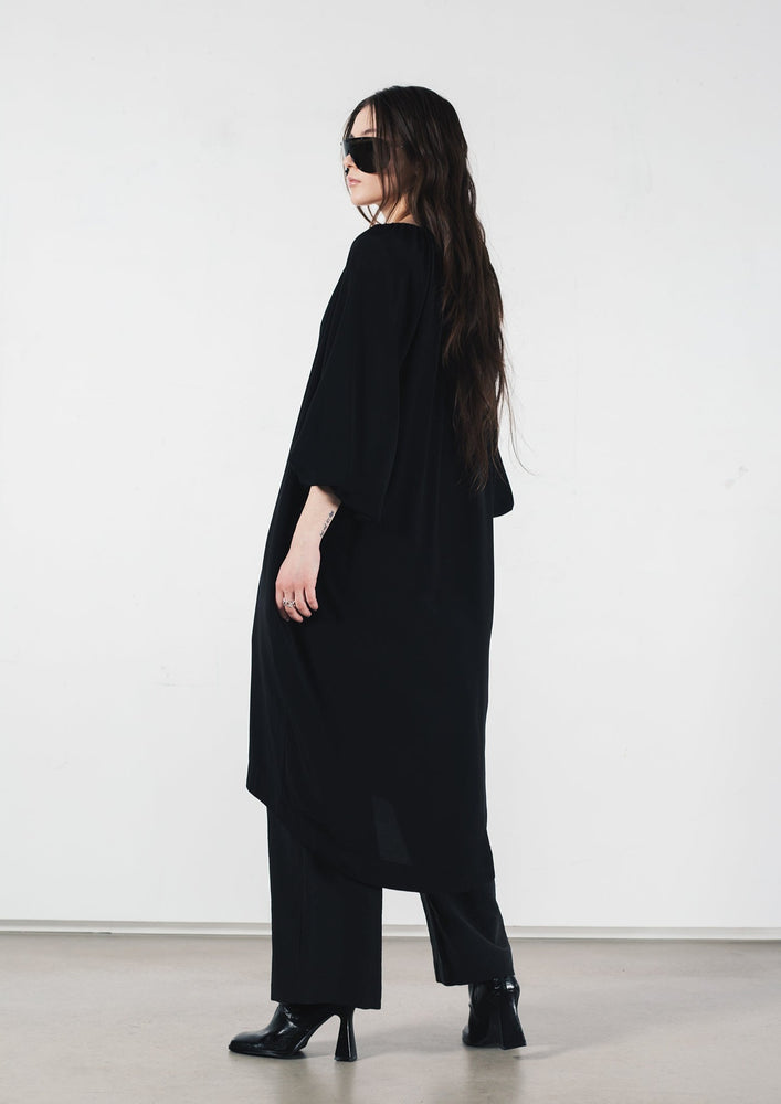 Puff-sleeve viscose dress in black