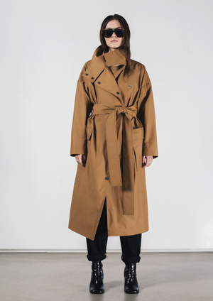 Water-repellent trench coat in camel